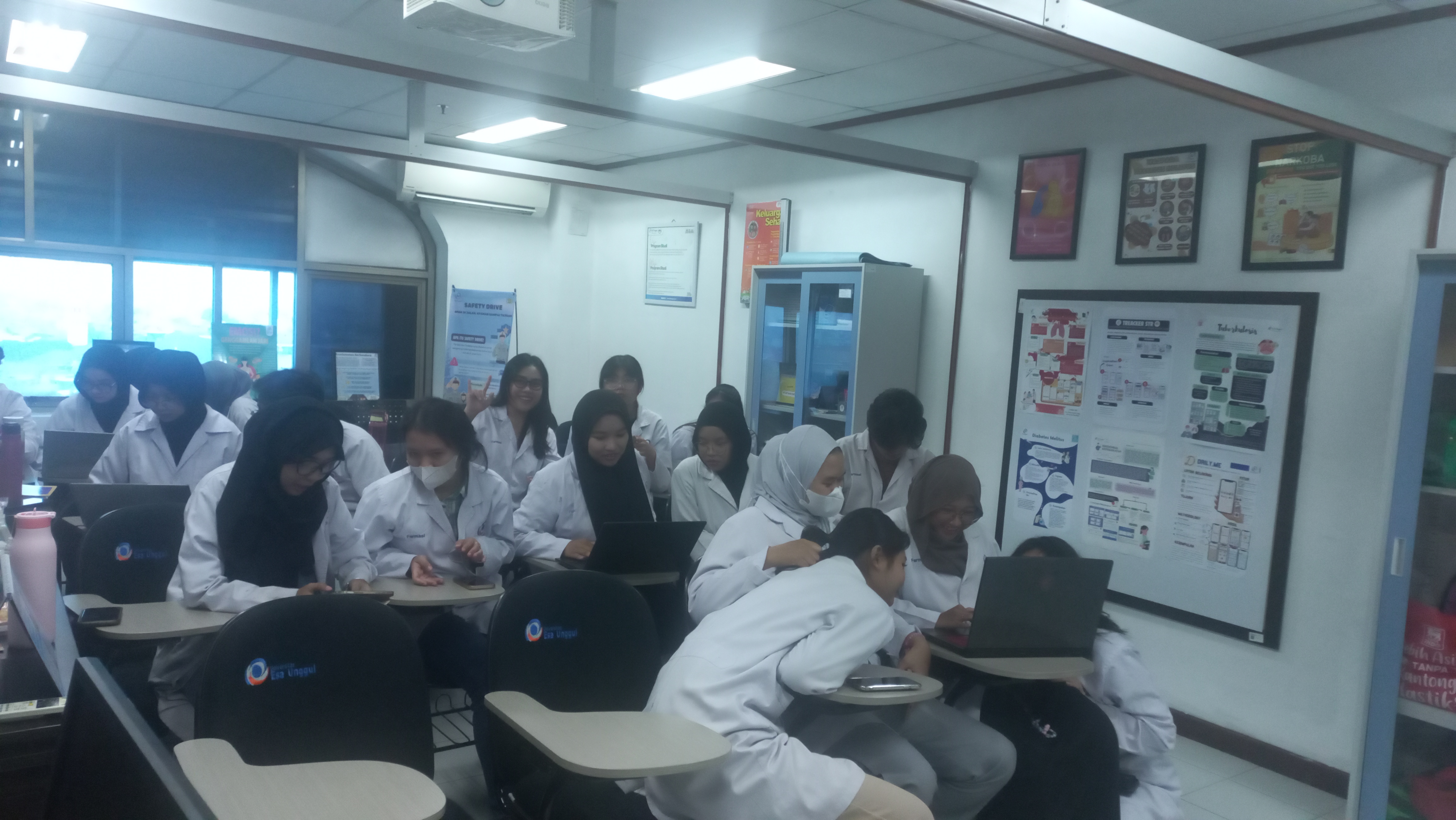 Skenario kasus Drug Related Problems (DRP) pada pasien hipertensi